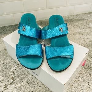 Women’s Helle Comfort Bona Blue Ferrol heels size 8